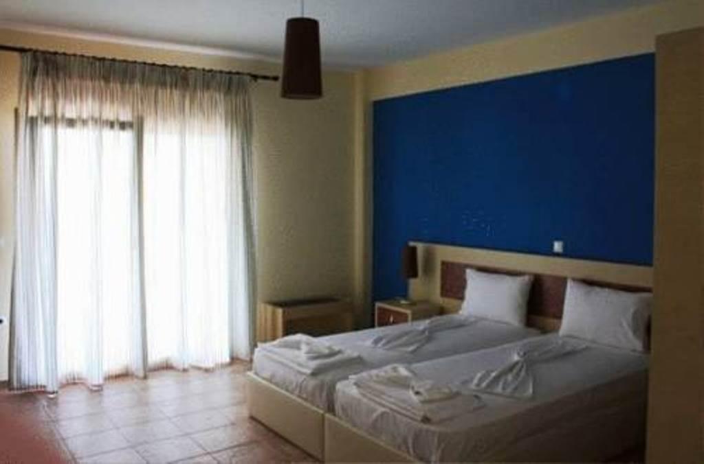 Moonbeam Hotel Потос Экстерьер фото